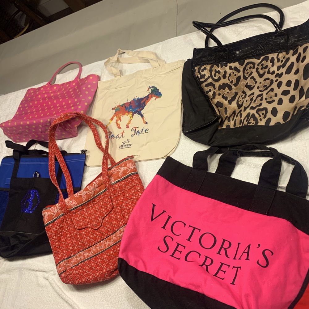 Bundle of tote bags